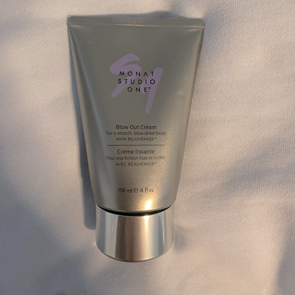 Monat blow out cream